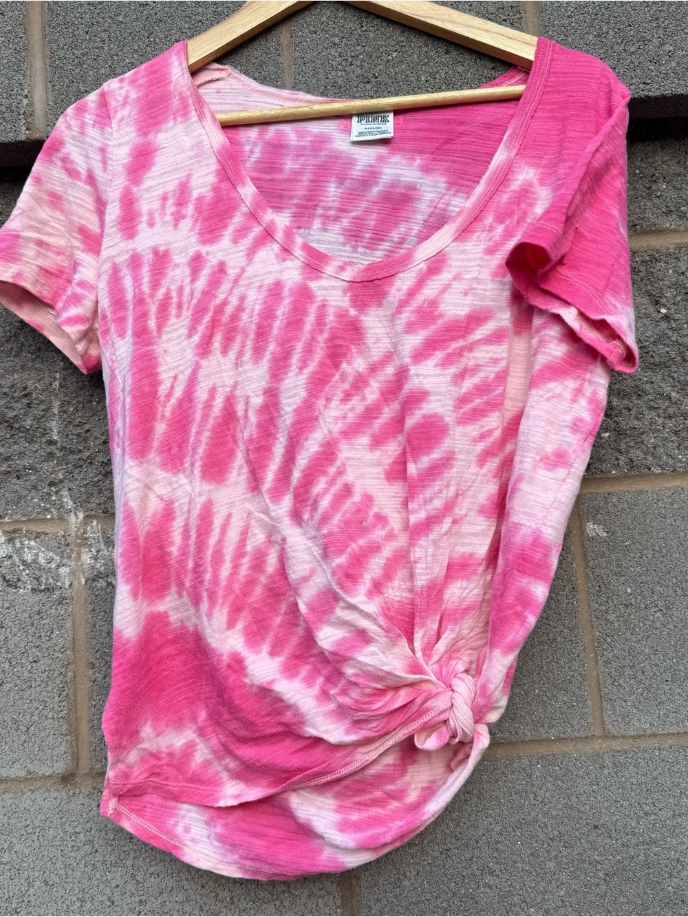 Women’s Victoria’s Secret Pink Tie Dye Knotted V-Neck Shirt Medium